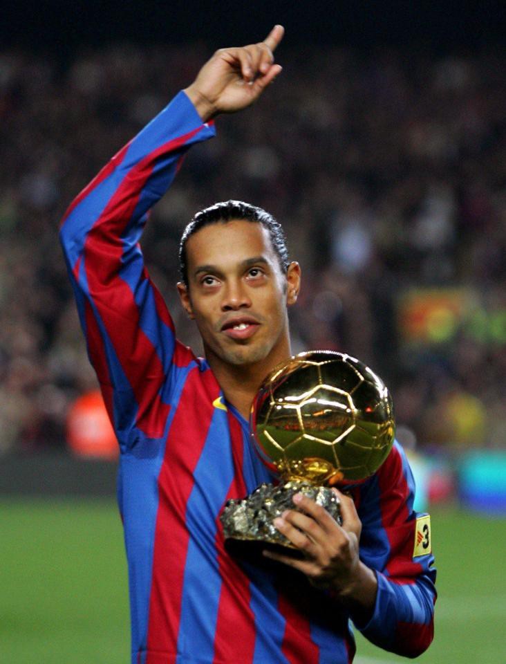 Mùa giải 2005/06 ấy, Ronaldinho khuynh đảo thế giới với quả bóng vàng