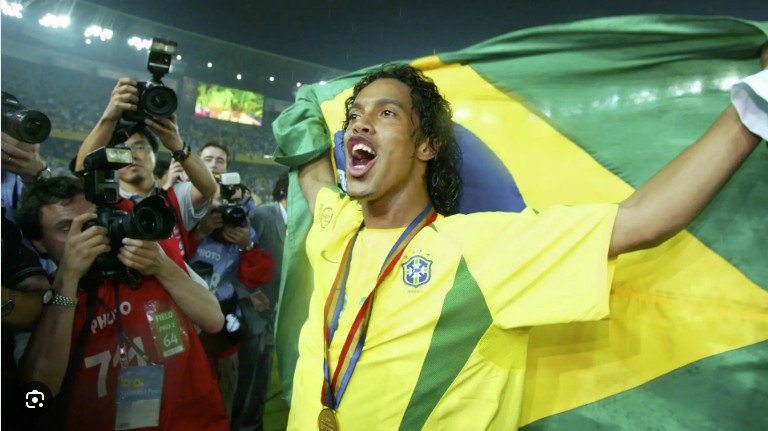 Ronaldinho đã cùng tuyển Brazil vô địch World Cup 2002