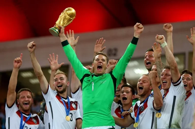 Manuel Neuer Là Thủ Môn Nổi Tiếng Nước Nào? Tiểu Sử Và Di Sản Vĩ Đại